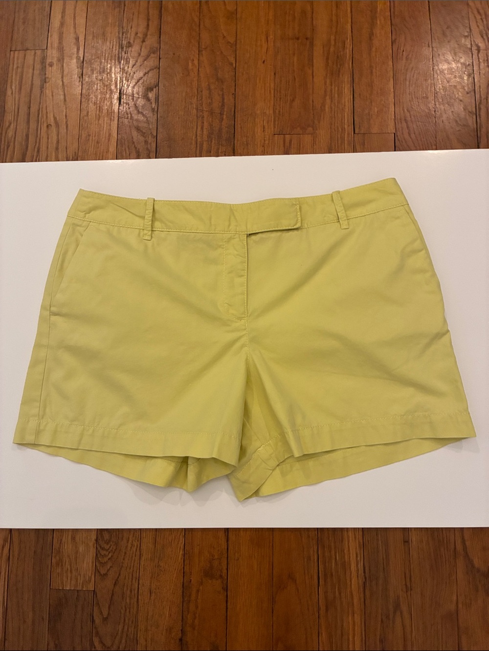 LOFT Chartreuse Tailored Flat Front Shorts 100% Cotton Size 12